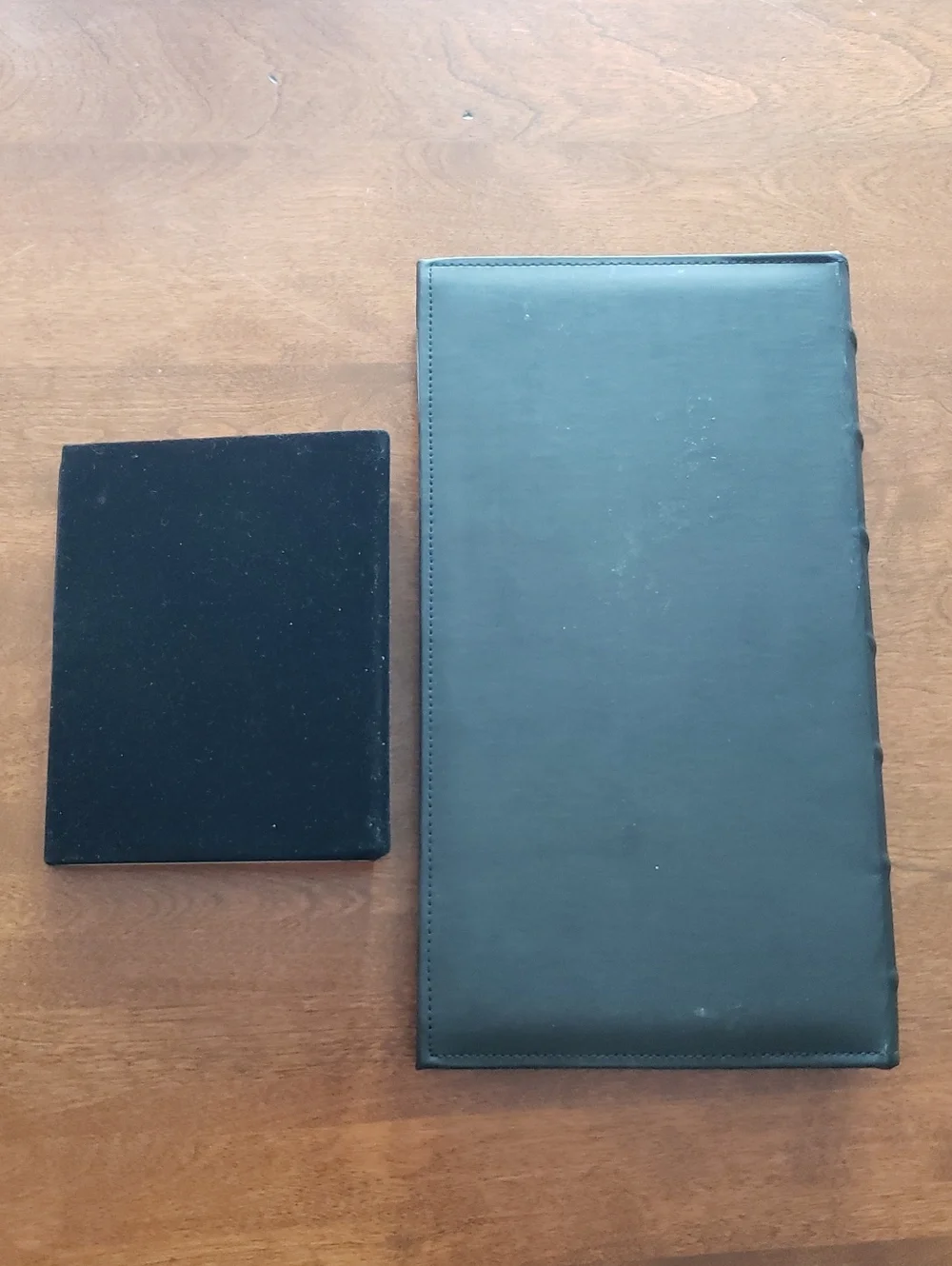 (2) Photo Albums - Black and Silver 